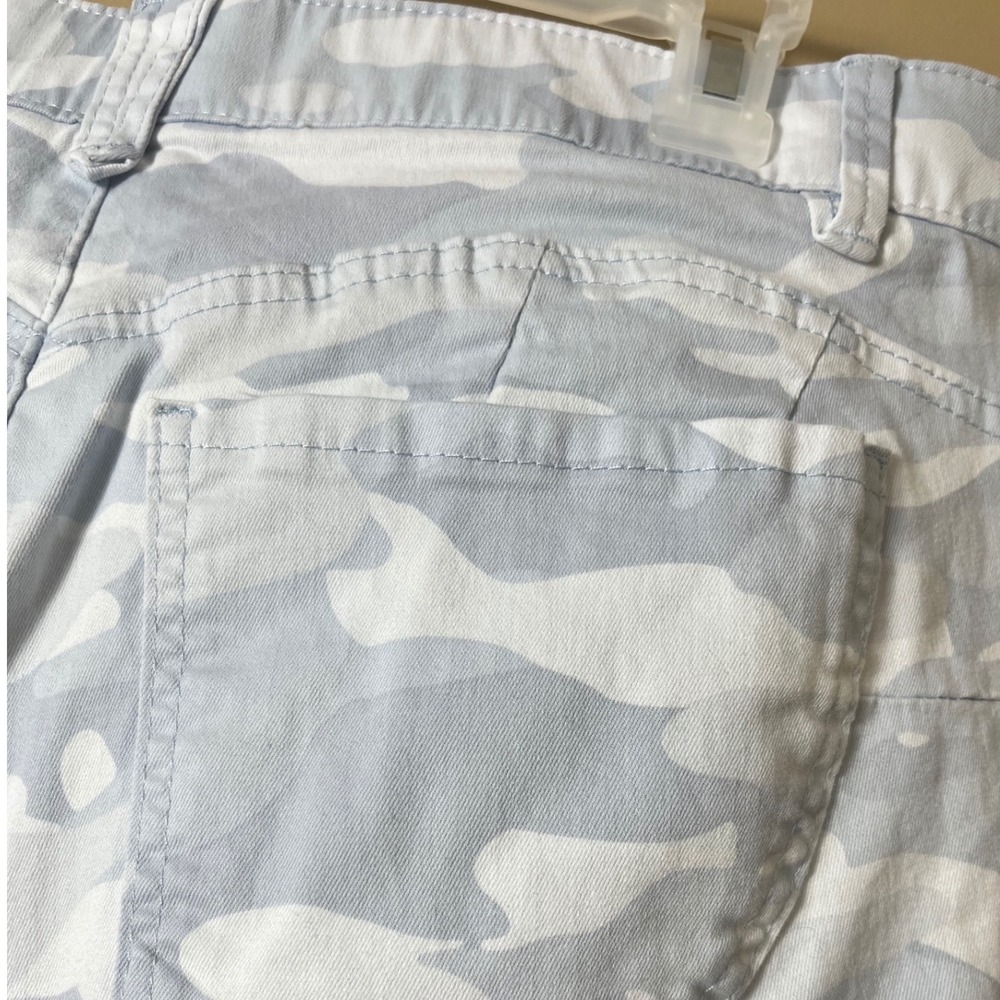 Democracy Ab Solution Bermuda Shorts Light Blue Gray Camo Size 16W Stretch - Picture 10 of 11